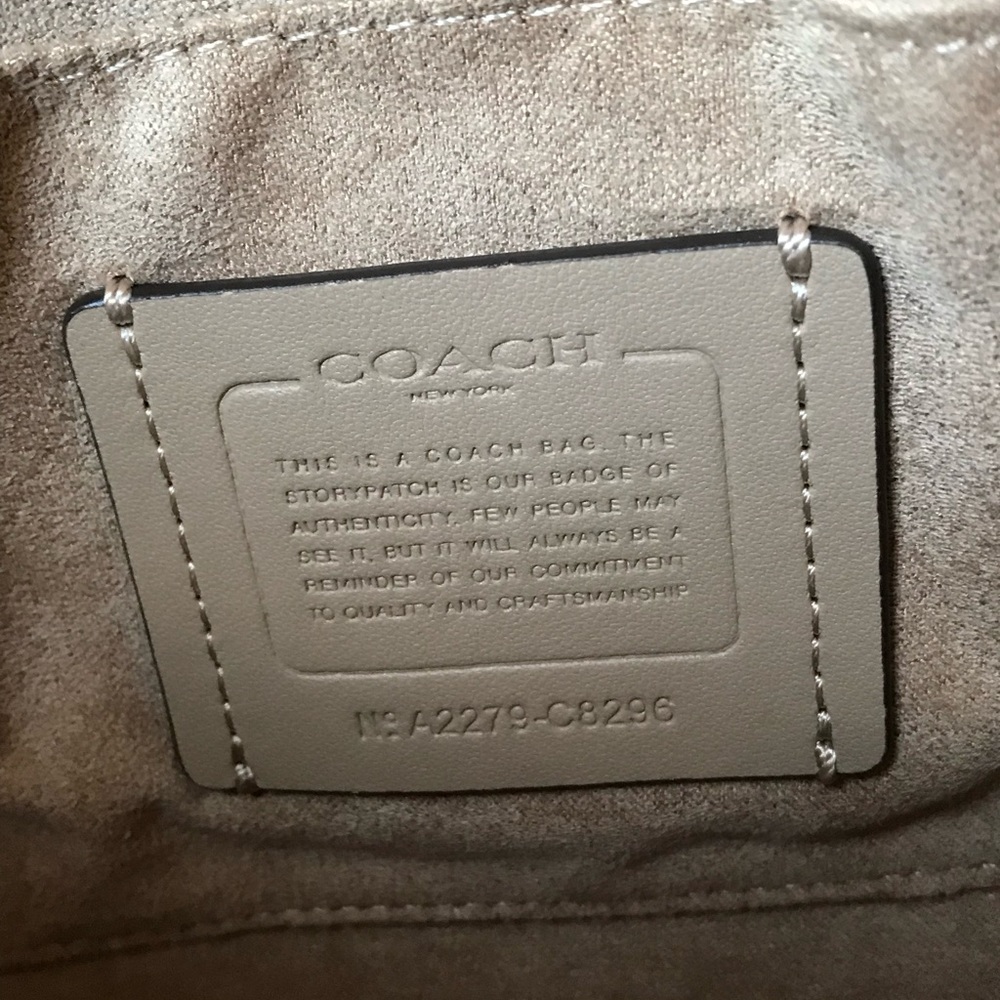 ✅Coach purse - Picture 8 of 12